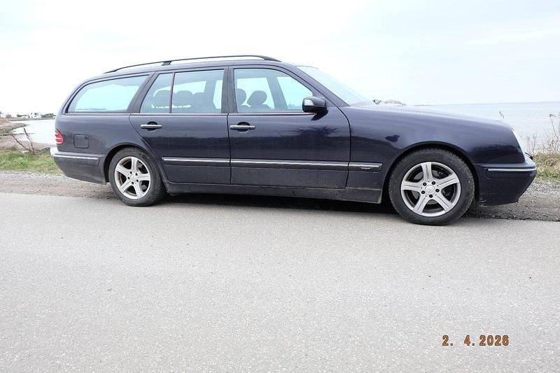 Gebraucht Mercedes E220 Avantgarde 143 PS (105 kW) 2002 Kombi