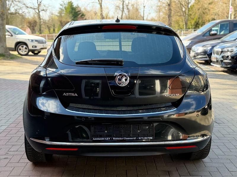 Gebraucht Opel Astra Edition 120 PS (88 kW) 2012 Schwarz Limousine