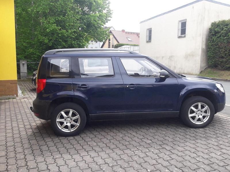 Gebraucht Skoda Yeti 105 PS (77 kW) 2011 Blau SUV