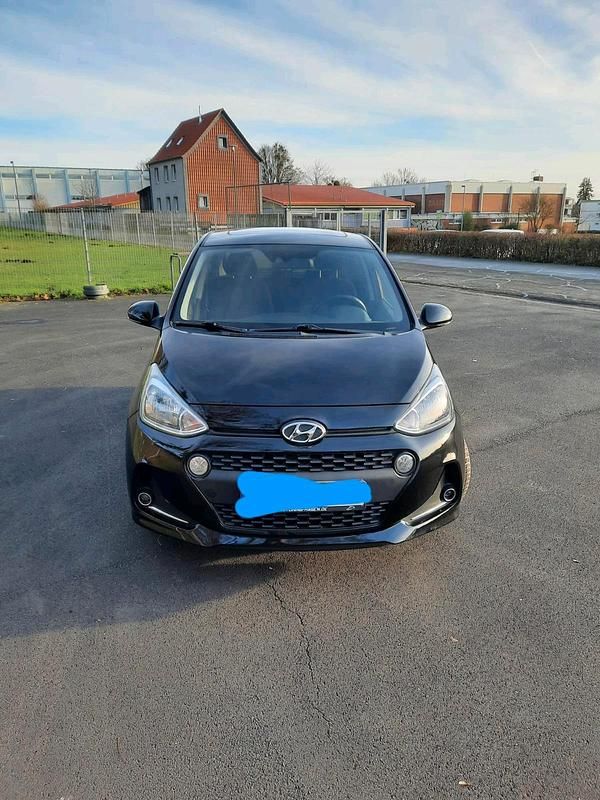 Gebraucht Hyundai i10 Style 87 PS (63 kW) 2019 Schwarz Kleinwagen