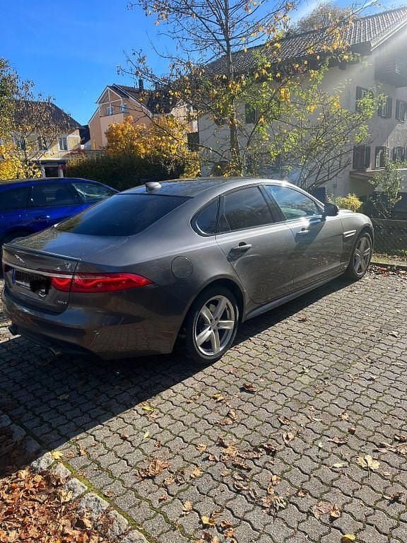 Gebraucht Jaguar XF R-Sport 300 PS (220 kW) 2017 Grau Limousine