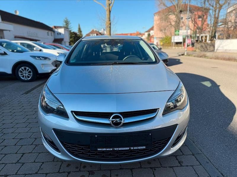 Gebraucht Opel Astra Edition 120 PS (88 kW) 2013 Silber Limousine