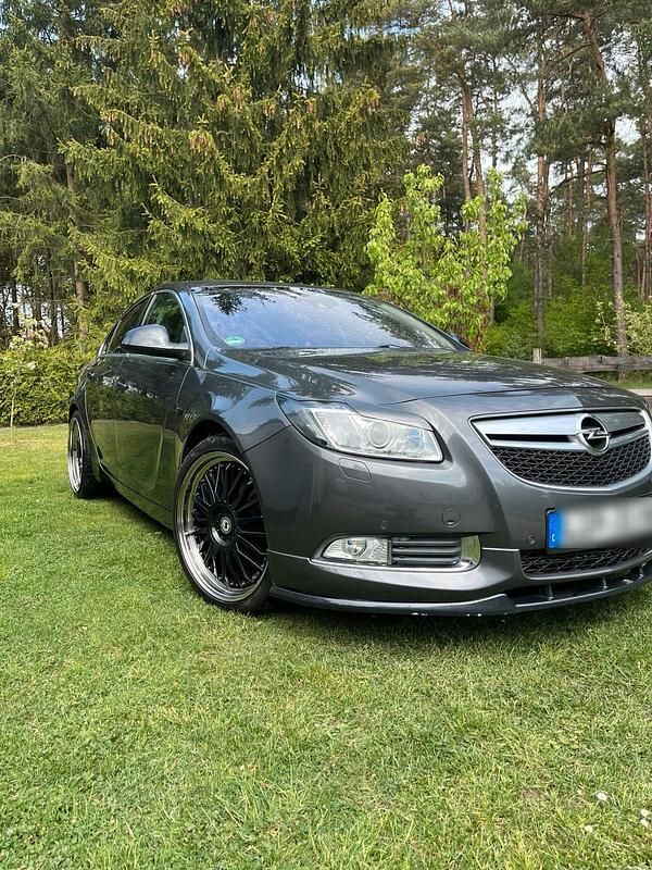 Grau Gebraucht 2009 Opel Insignia Limousine | 7.500 € - Bild 1/4