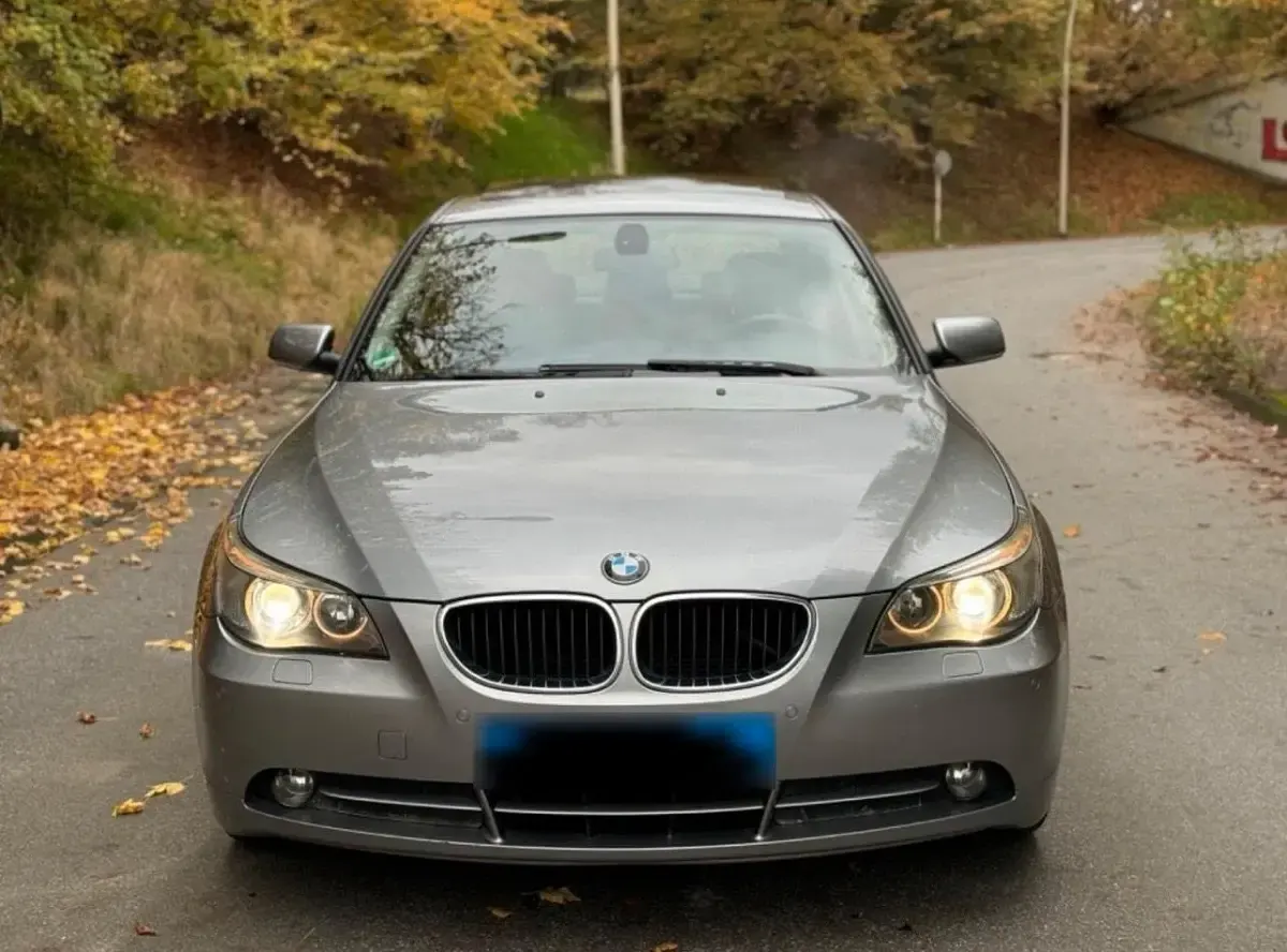 Gebraucht BMW 523 Advantage 177 PS (130 kW) 2006 Grau Limousine