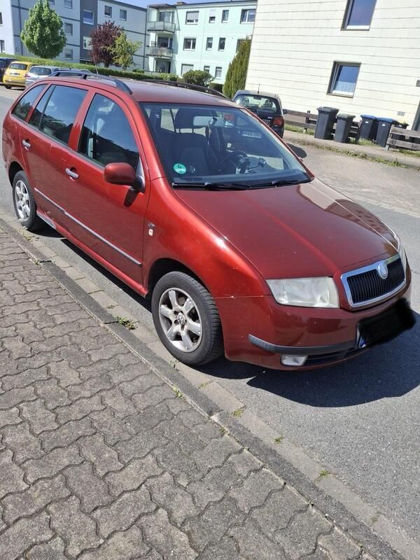 Rot Gebraucht 2002 Skoda Fabia Kombi | 850 € (Fairer Preis) - Bild 1/4