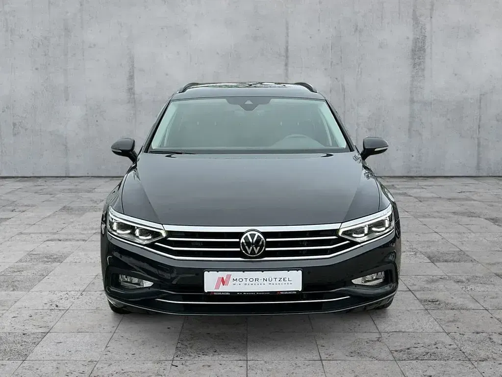 Gebraucht VW Passat Business 200 PS (147 kW) 2023 Grau Kombi