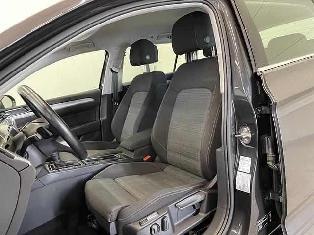 Gebraucht VW Passat Business 122 PS (89 kW) 2020 Grau Kombi
