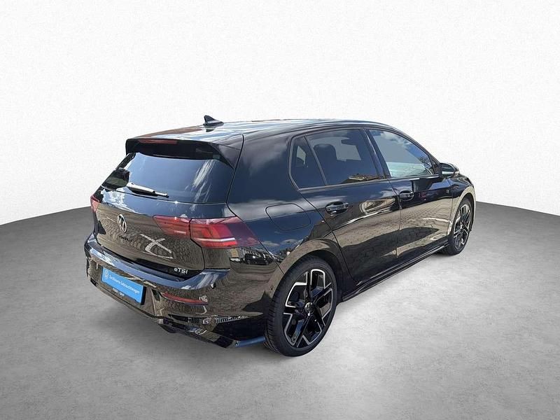 Gebraucht VW Golf VIII R-line 150 PS (110 kW) 2025 Grenadillschwarz metallic Limousine
