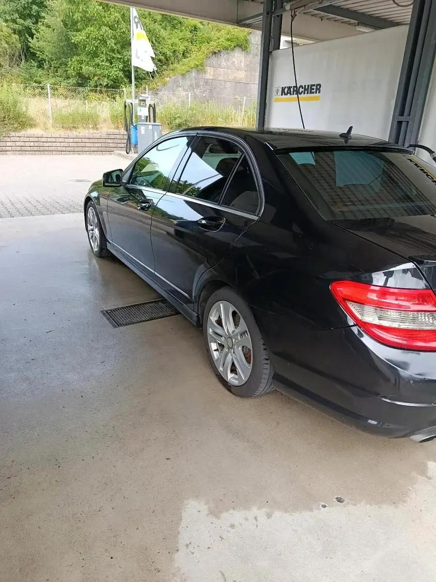 Gebraucht Mercedes C200 AMG 184 PS (135 kW) 2011 Schwarz Limousine