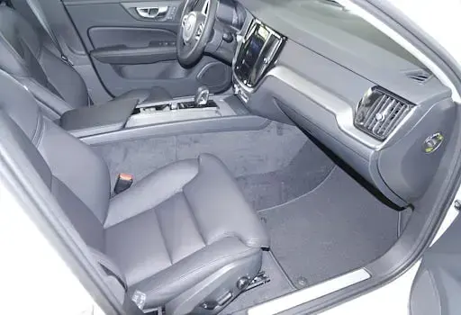 Gebraucht Volvo V60 Plus 197 PS (144 kW) 2024 Weiß Kombi