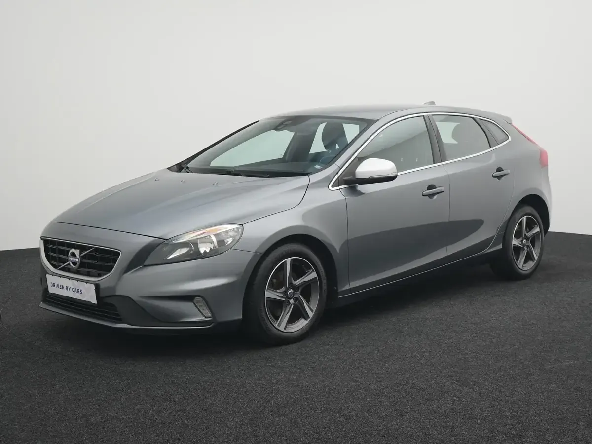 Gebraucht Volvo V40 R-Design 120 PS (88 kW) 2015 Grau Kombi