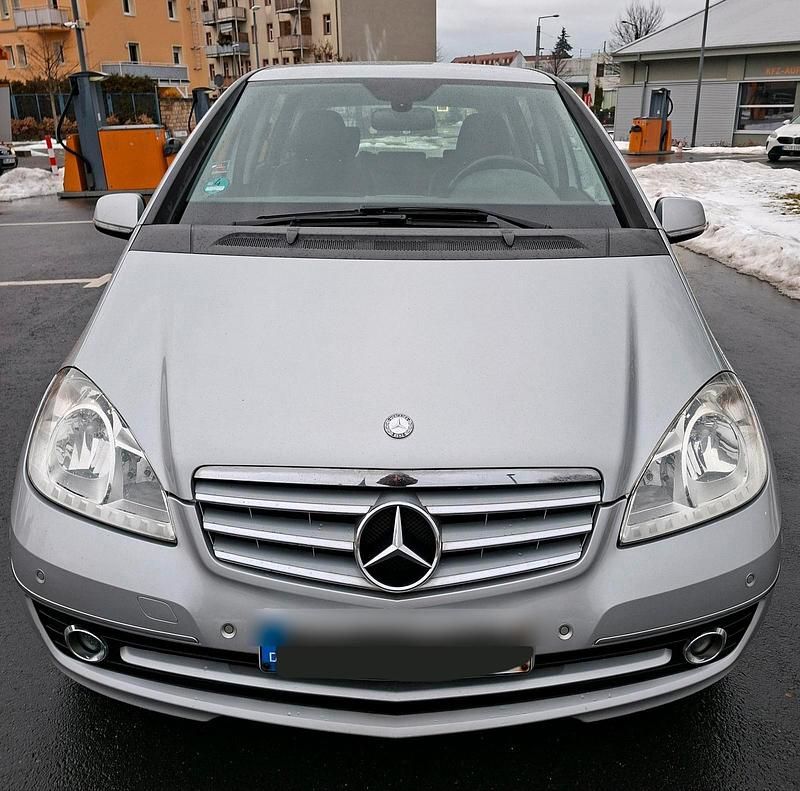 Silber Gebraucht 2009 Mercedes A200 Elegance Kleinwagen | 3.950 € (Fairer Preis) - Bild 1/4
