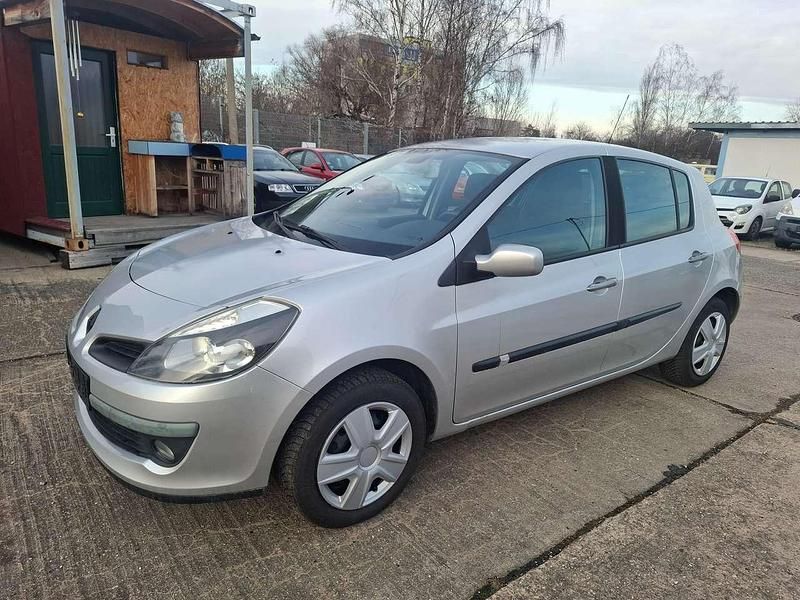 Gebraucht Renault Clio II Dynamique 111 PS (81 kW) 2006 Platingrau Kleinwagen