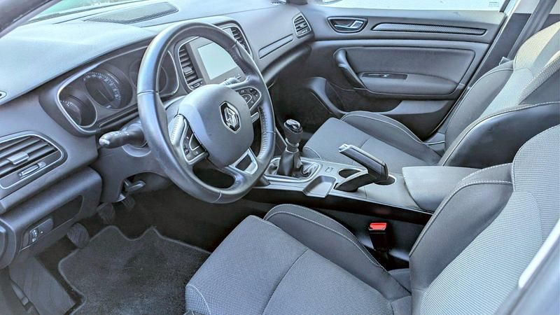 Gebraucht Renault Mégane IV Play 101 PS (74 kW) 2017 Weiß Limousine