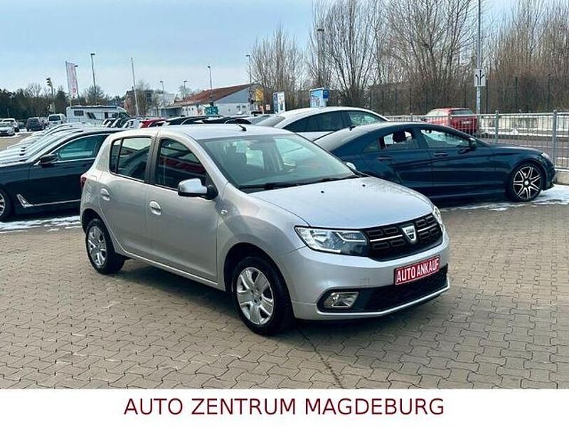 Gebraucht Dacia Sandero Lauréate 73 PS (53 kW) 2017 Silber Kleinwagen