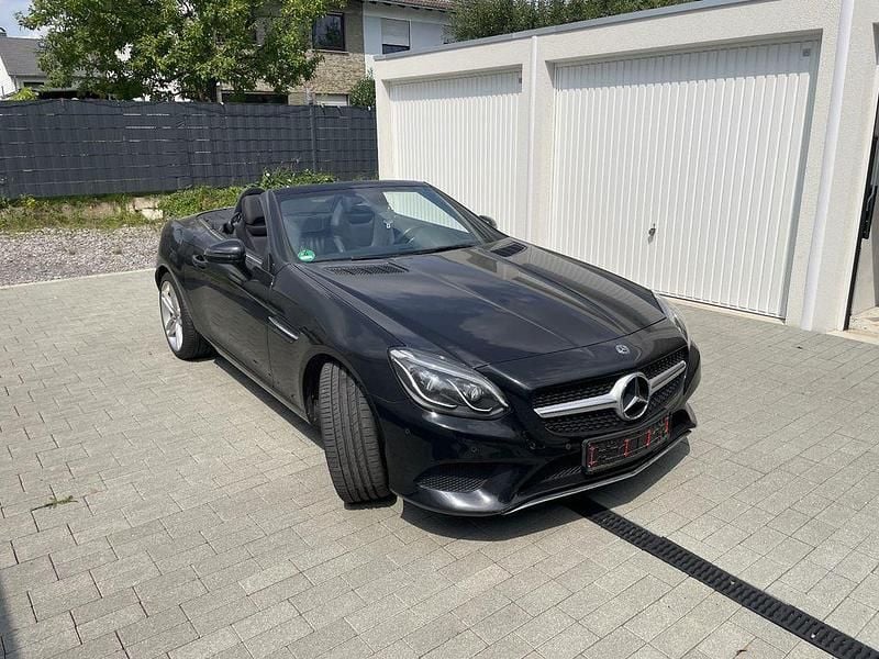 Schwarz Gebraucht 2017 Mercedes SLC180 Cabrio | 28.750 € (Guter Preis) - Bild 1/4