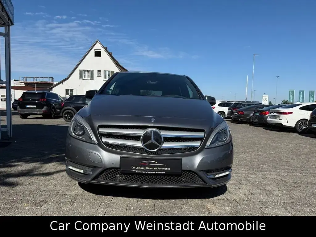 Gebraucht Mercedes B180 Avantgarde 122 PS (89 kW) 2013 Grau Kleinwagen