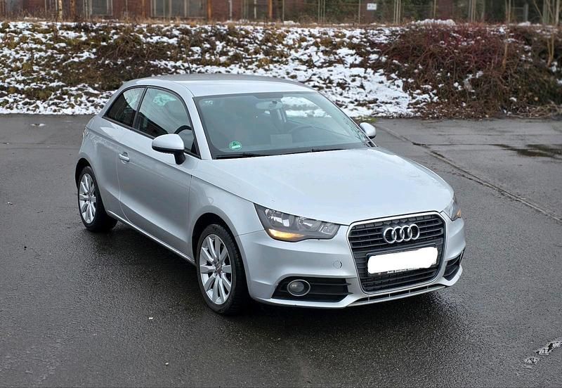 Gebraucht Audi A1 Ambiente 105 PS (77 kW) 2010 Silber Kleinwagen