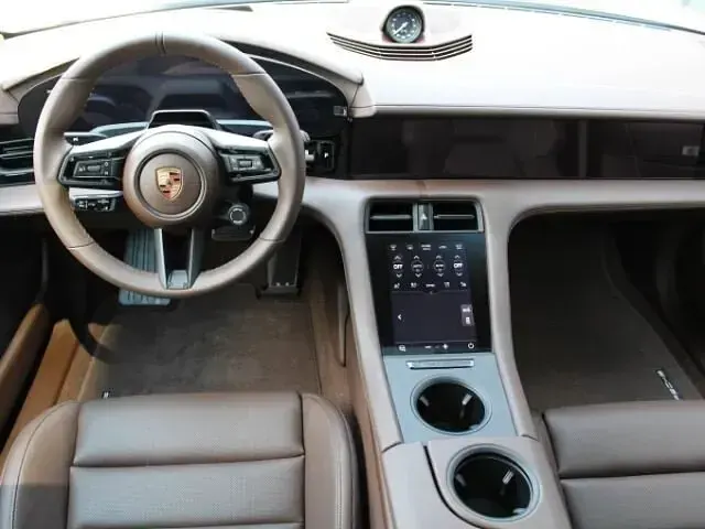 Neu Porsche Taycan 319 kW (435 PS) 2026 Kreide (weiss) Limousine
