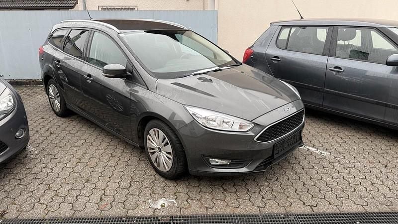Grau Gebraucht 2016 Ford Focus Trend Kombi | 3.800 € (Superpreis) - Bild 1/4
