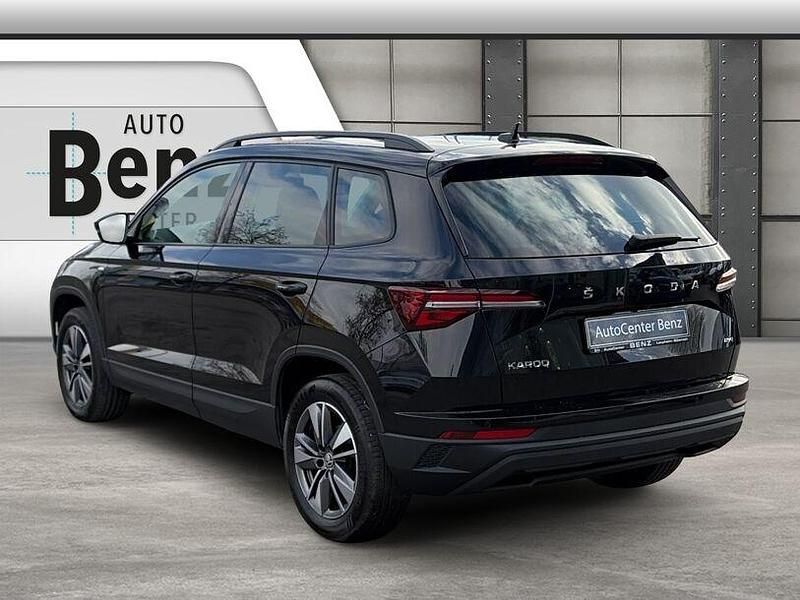 Gebraucht Skoda Karoq Tour 150 PS (110 kW) 2023 Schwarzmagic perleffekt (metallic) SUV