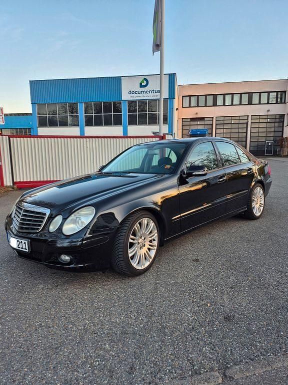 Gebraucht Mercedes E200 184 PS (135 kW) 2008 Schwarz Limousine
