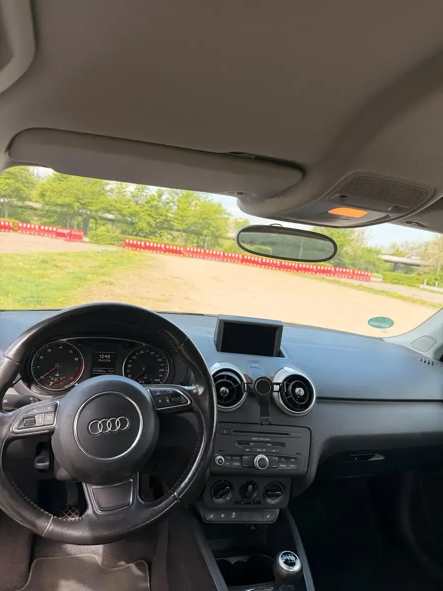 Gebraucht Audi A1 122 PS (89 kW) 2011 Silber Kleinwagen