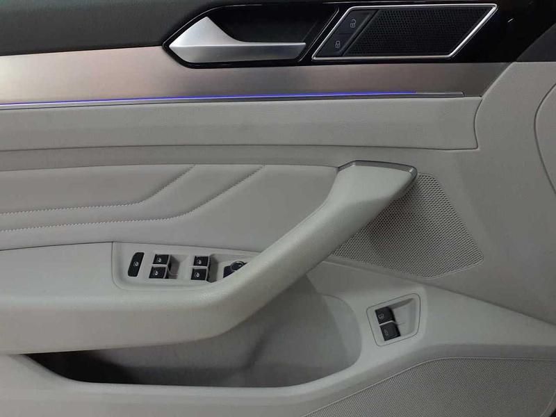 Gebraucht VW Passat GTE 156 PS (114 kW) 2022 Pyritsilber metallic Kombi