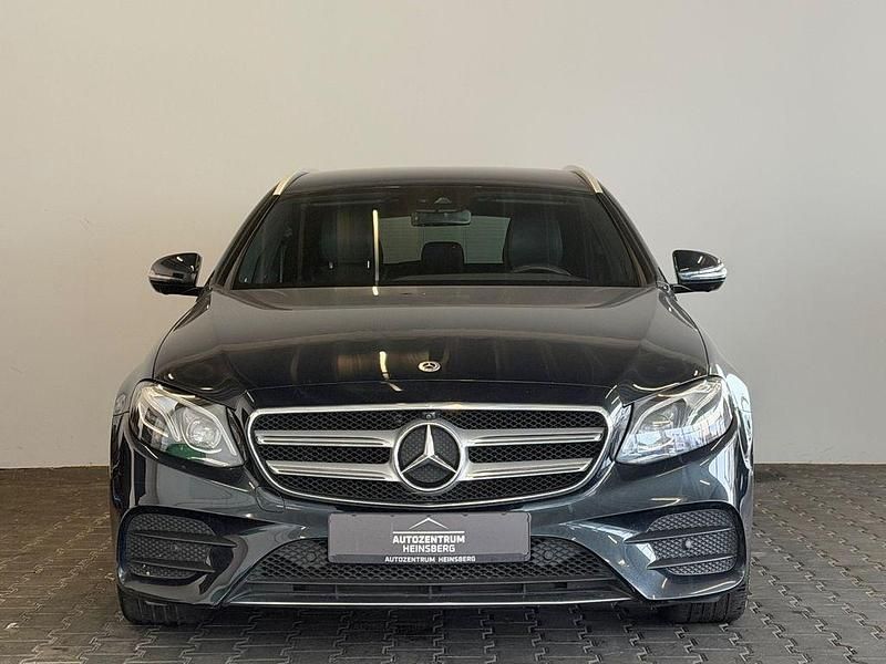 Gebraucht Mercedes E350 AMG line 258 PS (189 kW) 2017 Blau Kombi