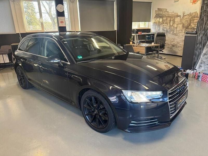 Gebraucht Audi A4 Design 190 PS (139 kW) 2016 Blau Limousine