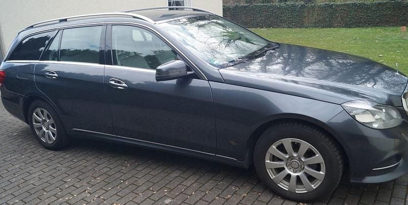 Gebraucht Mercedes E200 136 PS (100 kW) 2013 Blau Kombi