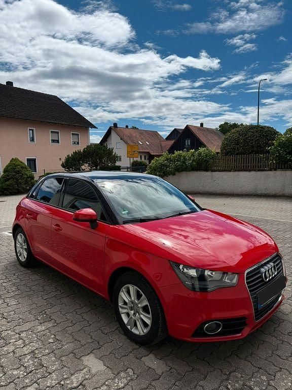 Rot Gebraucht 2014 Audi A1 Sportback Ambition Kleinwagen | 9.100 € (Guter Preis) - Bild 1/4