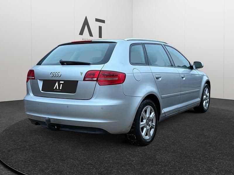 Gebraucht Audi A3 Ambiente 105 PS (77 kW) 2010 Silber Limousine