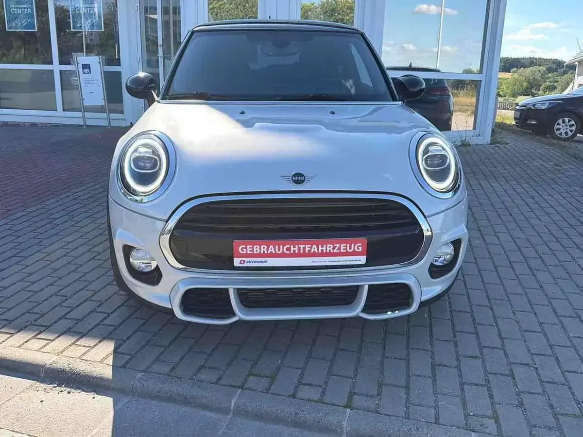 Gebraucht Mini John Cooper Works 136 PS (100 kW) 2019 White silver metallic Kleinwagen