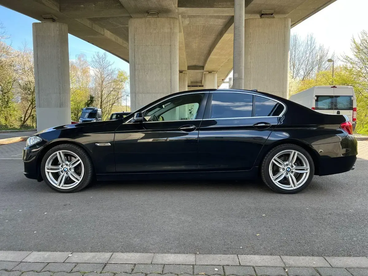 Usata BMW 520 Efficient Dynamics 184 CV (135 kW) 2014 Nero Berlina