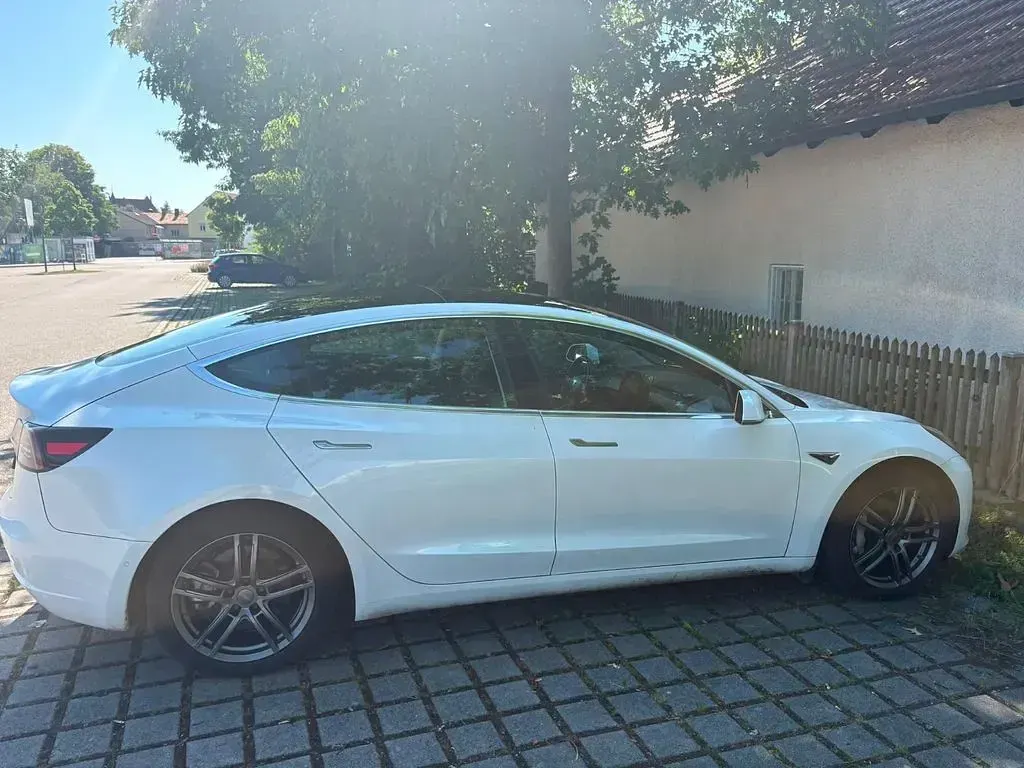 Gebraucht Tesla Model 3 Standard Range 225 kW (306 PS) 2020 Weiß Limousine