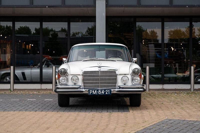 Gebraucht Mercedes S280 200 PS (147 kW) 1971 Weiß Limousine