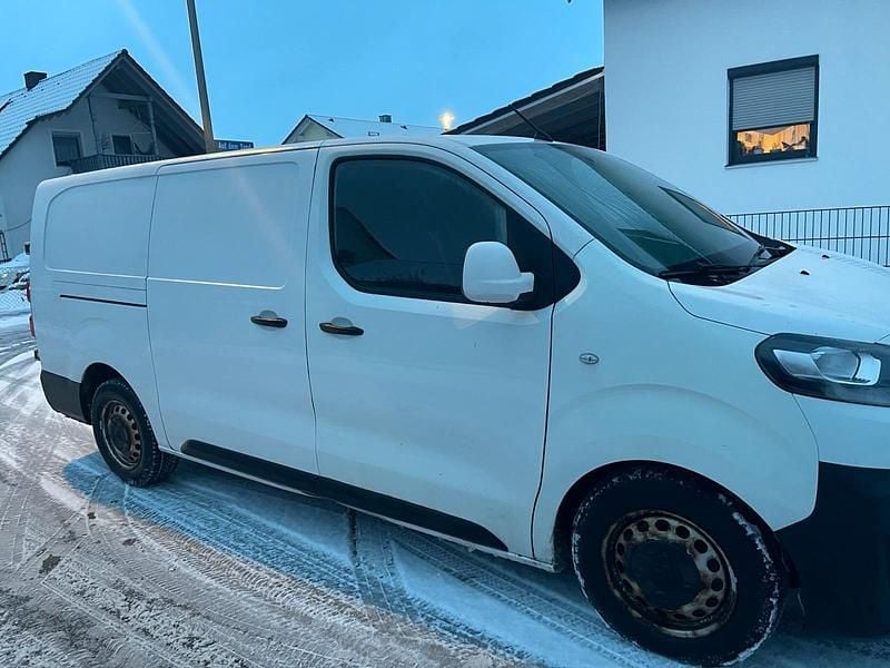 Weiß Gebraucht 2018 Citroën Jumpy Van / Kleinbus | 6.150 € (Superpreis) - Bild 1/4