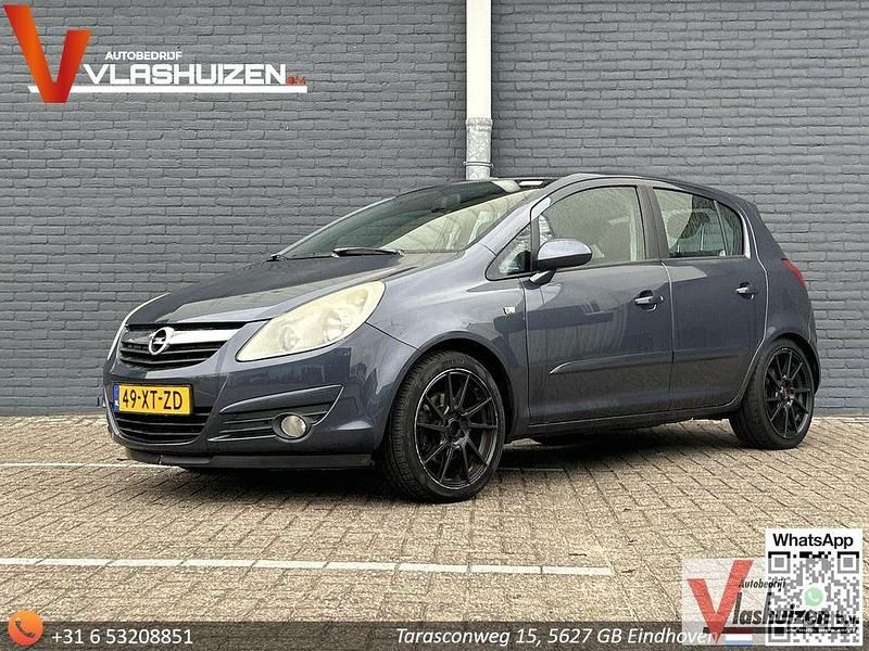 Grau Gebraucht 2007 Opel Corsa Cosmo Limousine | 1.450 € (Teuer) - Bild 1/4