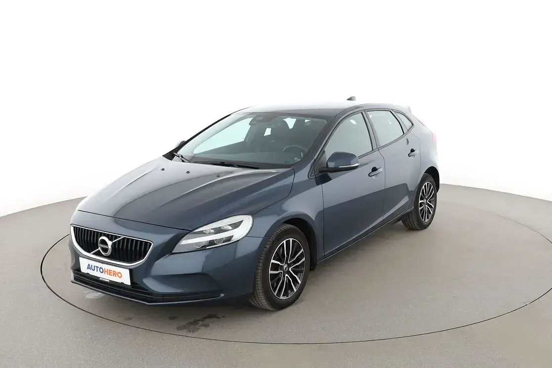Gebraucht Volvo V40 Momentum 152 PS (111 kW) 2018 Kombi
