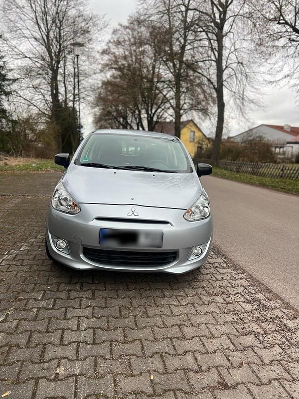 Gebraucht Mitsubishi Space Star 70 PS (51 kW) 2015 Kleinwagen