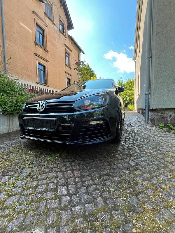 Schwarz Gebraucht 2012 VW Golf VI R Limousine | 15.999 € - Bild 1/4