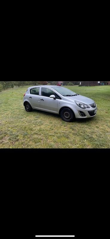 Silber Gebraucht 2013 Opel Corsa Kleinwagen | 1.700 € (Guter Preis) - Bild 1/4