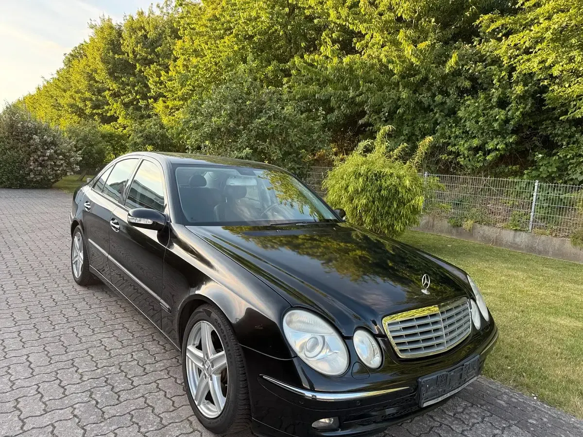 Gebraucht Mercedes E400 260 PS (191 kW) 2003 Schwarz Limousine
