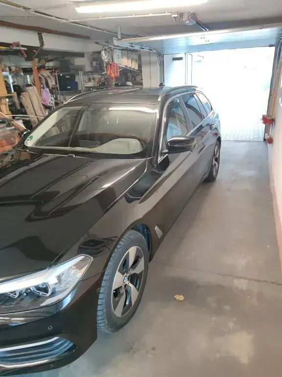 Gebraucht BMW 520 Sport Line 190 PS (139 kW) 2020 Schwarz Kombi