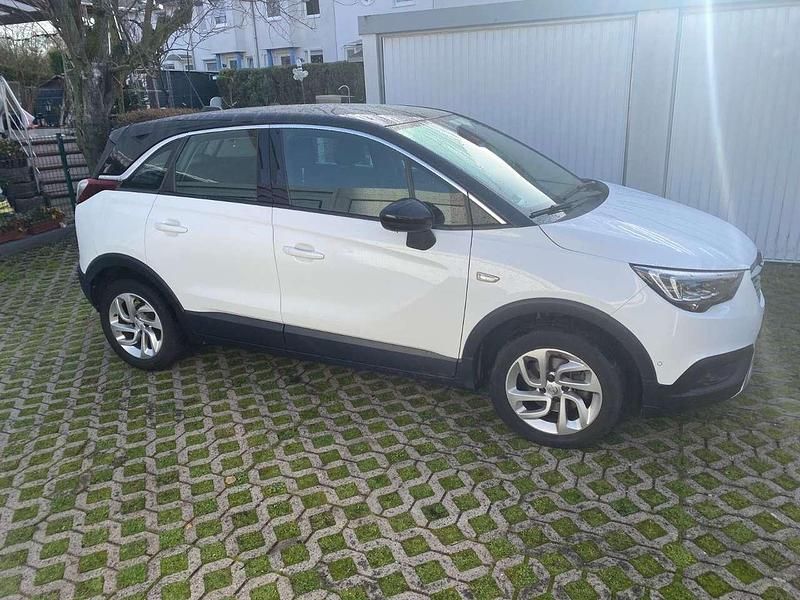 Gebraucht Opel Crossland X Innovation 110 PS (80 kW) 2017 Schneeweiss/olympic/summit whi SUV