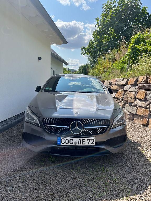 Gebraucht 2019 Mercedes CLA220 Shooting Brake Kombi | 16.500 € (Guter Preis) - Bild 1/4