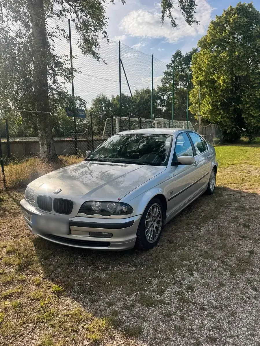 Gebraucht BMW 320 150 PS (110 kW) 1999 Silber Limousine