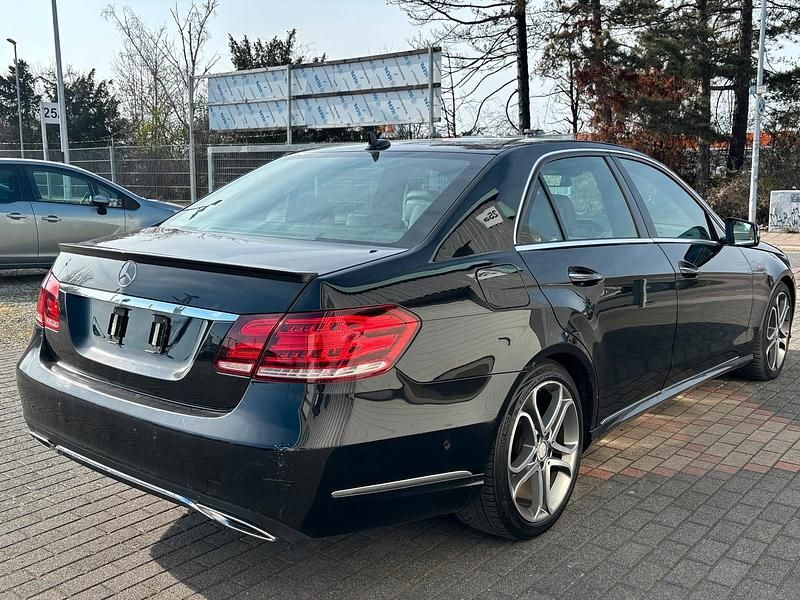Gebraucht Mercedes E350 258 PS (189 kW) 2014 Schwarz Limousine