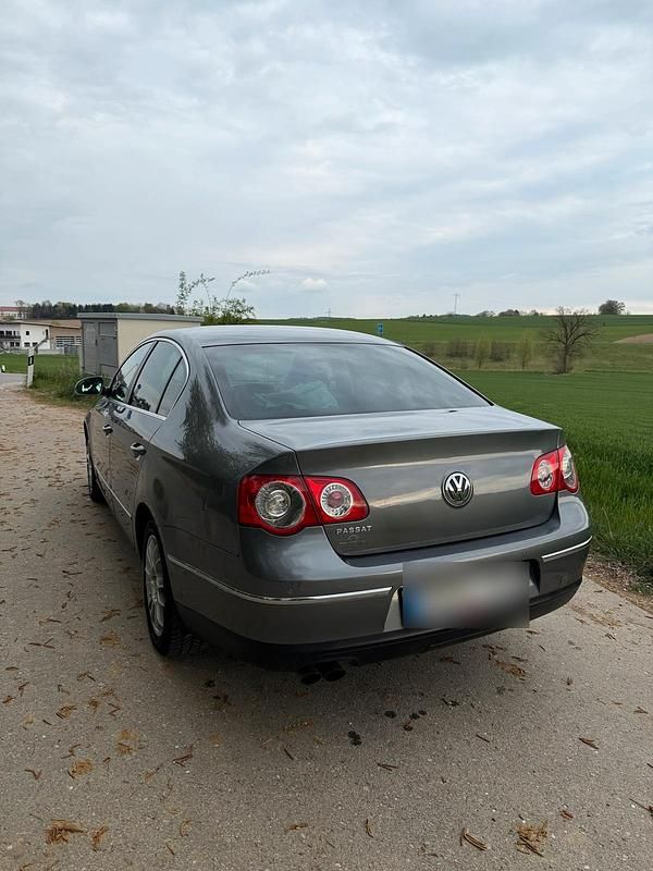 Gebraucht VW Passat 140 PS (102 kW) 2008 Grau Limousine